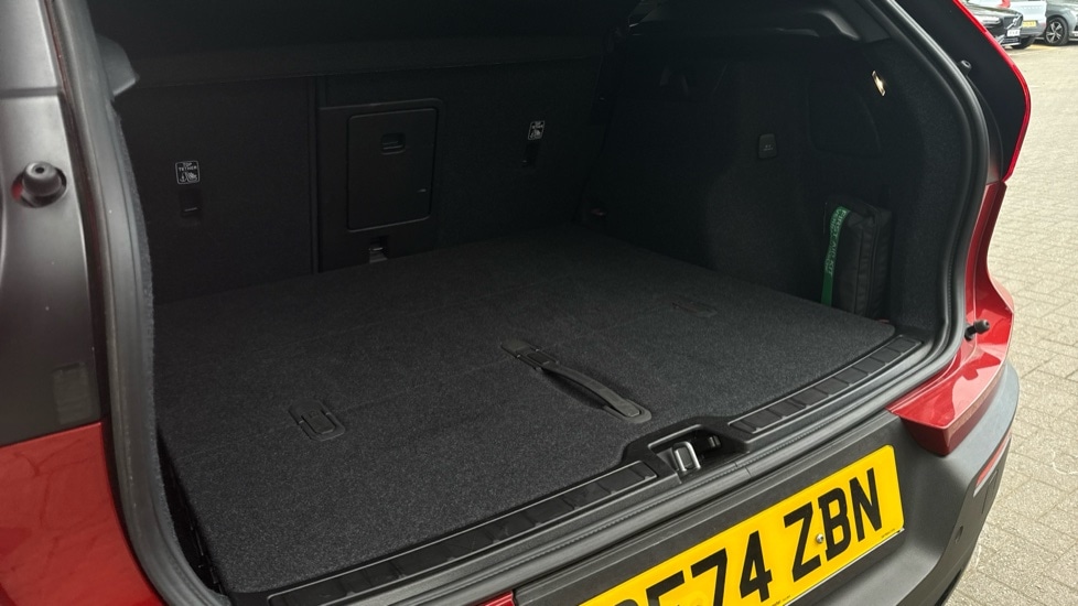 Used Volvo XC40 2025 for sale - 76928071: Photo 44
