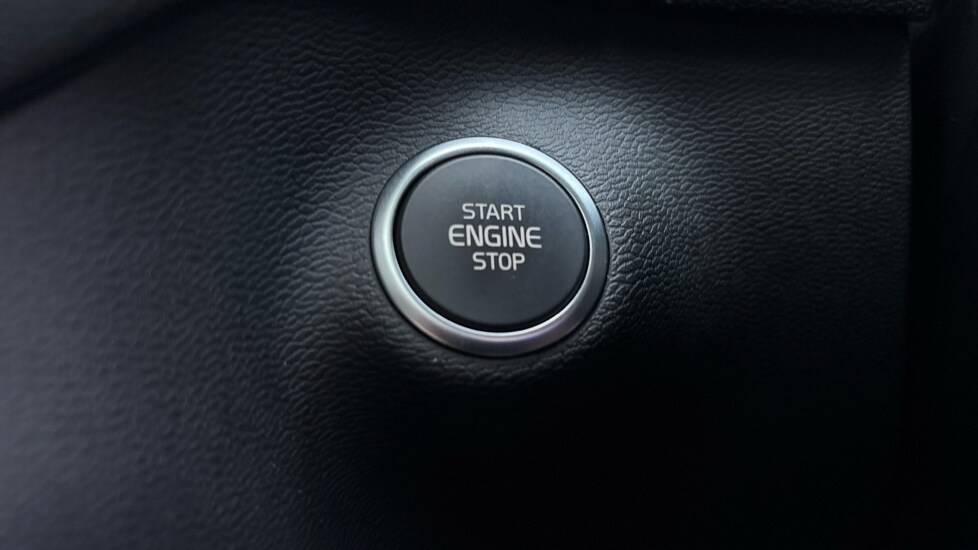 Used Volvo XC40 2024 for sale - 76184021: Photo 20