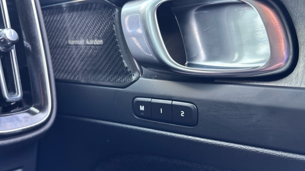 Used Volvo XC40 2024 for sale - 76184021: Photo 21