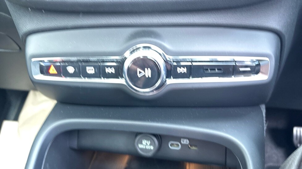 Used Volvo XC40 2024 for sale - 76184021: Photo 25