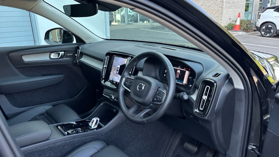 Used Volvo XC40 2024 for sale - 76184021: Photo 4