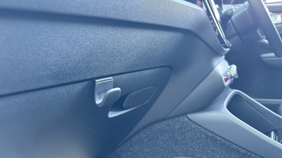 Used Volvo XC40 2024 for sale - 76184021: Photo 48