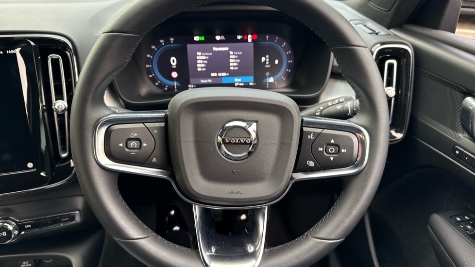 Used Volvo XC40 2023 for sale - 77102603: Photo 10