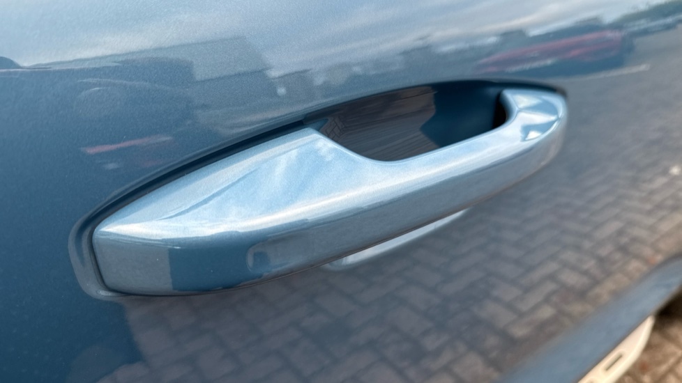 Used Volvo XC40 2023 for sale - 77102603: Photo 24