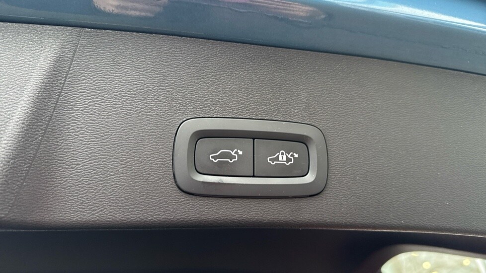 Used Volvo XC40 2022 for sale - 77640675: Photo 17