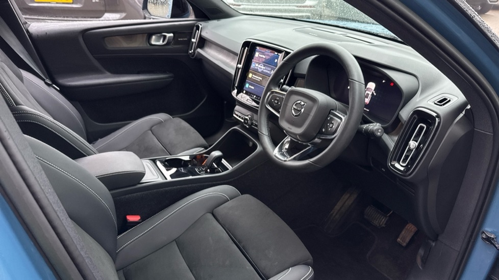 Used Volvo XC40 2022 for sale - 77640675: Photo 4