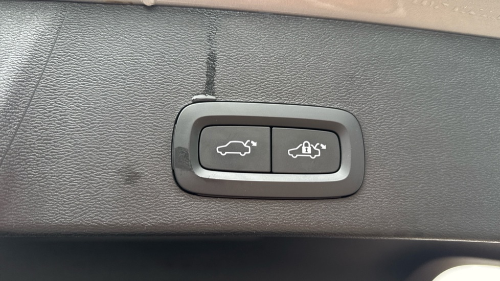 Used Volvo XC40 2023 for sale - 76479781: Photo 18