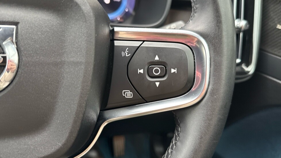 Used Volvo XC40 2023 for sale - 76479781: Photo 28