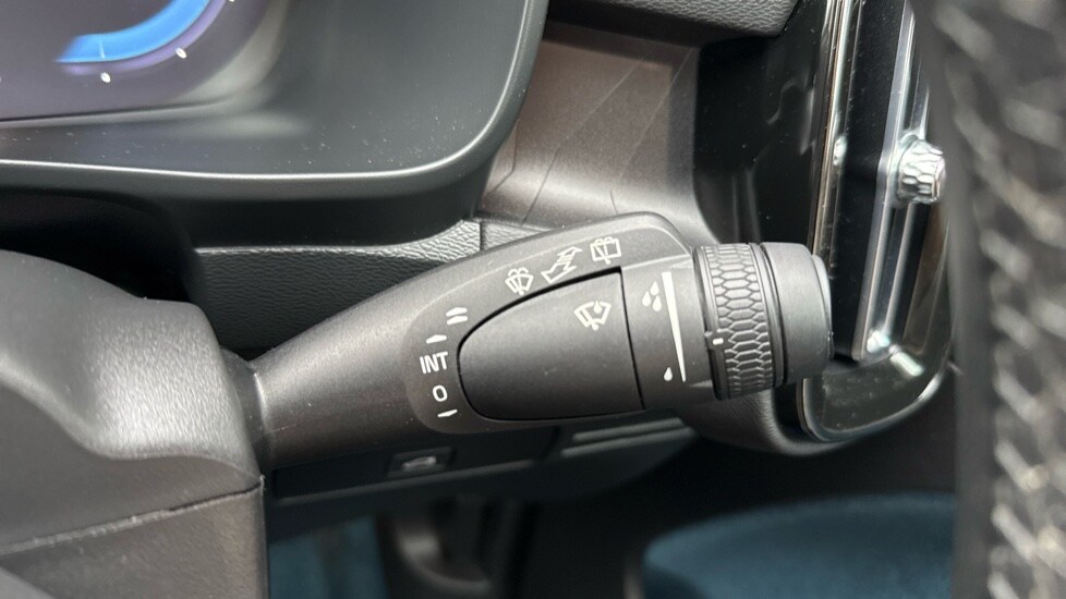 Used Volvo XC40 2023 for sale - 76479781: Photo 30