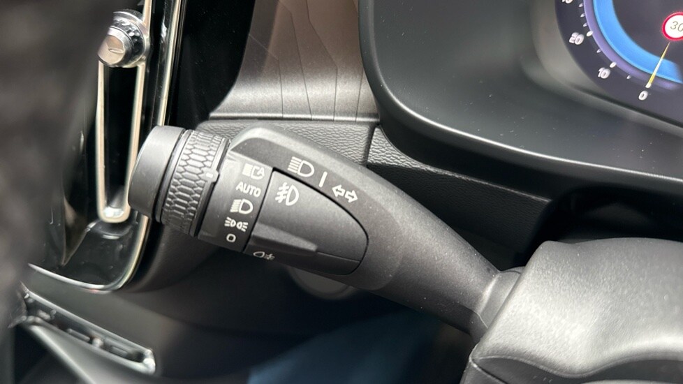 Used Volvo XC40 2023 for sale - 76479781: Photo 31