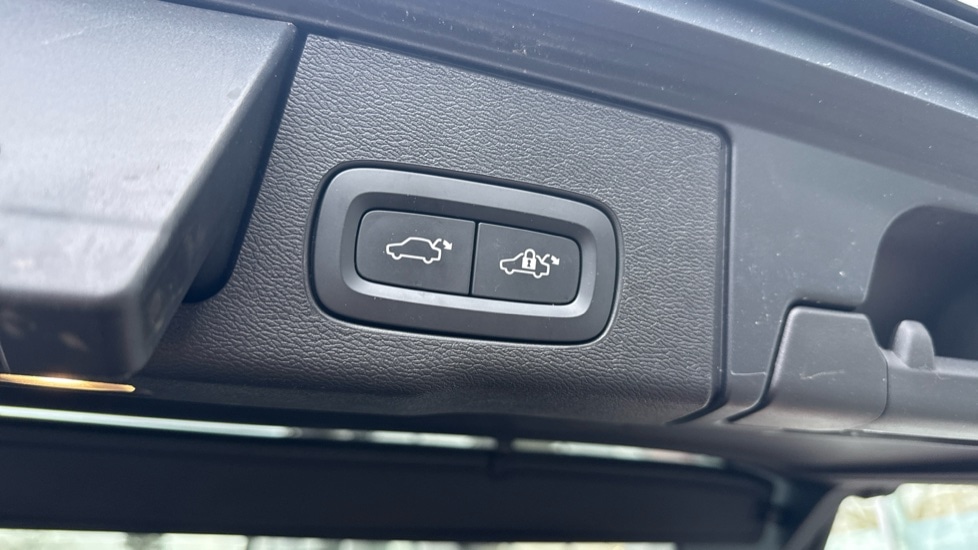 Used Volvo XC60 2021 for sale - 77795082: Photo 15