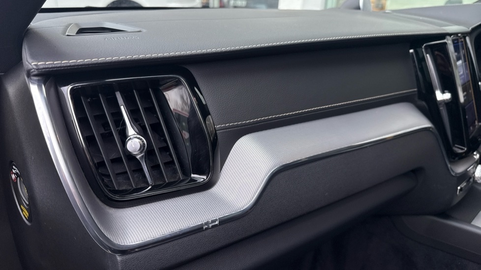 Used Volvo XC60 2021 for sale - 77795082: Photo 31