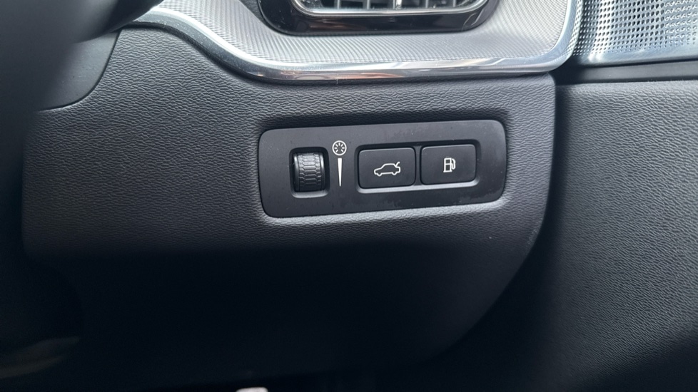 Used Volvo XC60 2021 for sale - 77795082: Photo 33