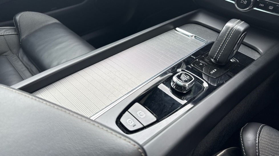 Used Volvo XC60 2021 for sale - 77795082: Photo 44