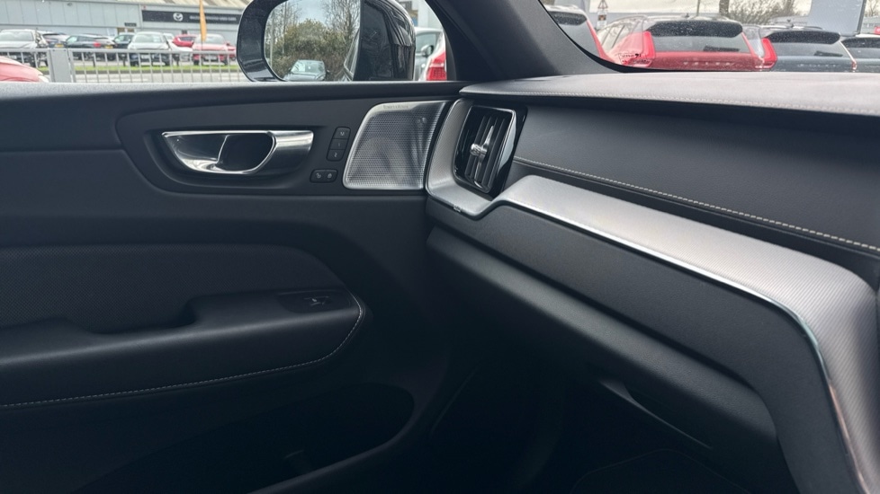 Used Volvo XC60 2021 for sale - 77795082: Photo 46