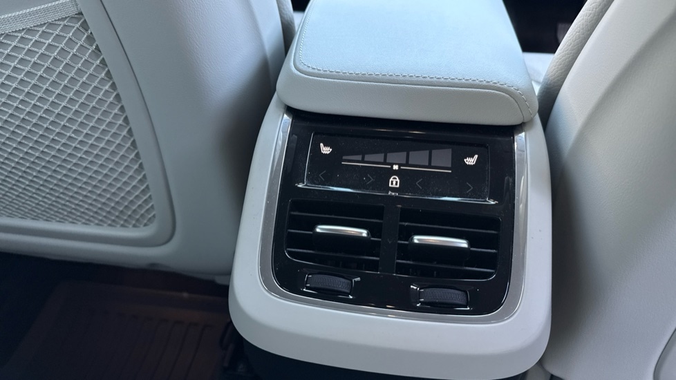 Used Volvo XC60 2023 for sale - 76597970: Photo 24