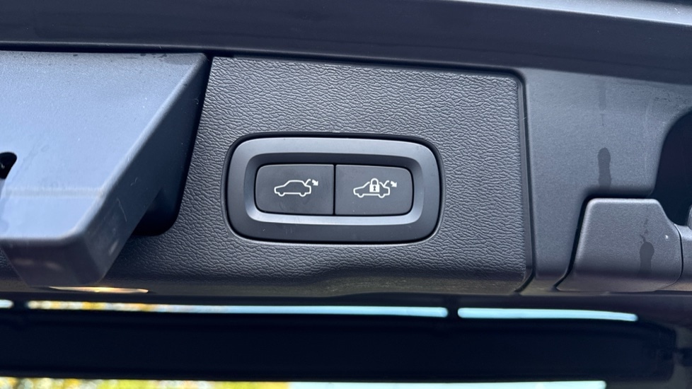 Used Volvo XC60 2023 for sale - 76597970: Photo 29