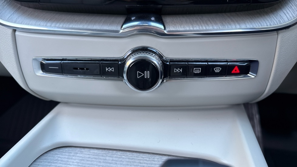 Used Volvo XC60 2023 for sale - 76597970: Photo 36