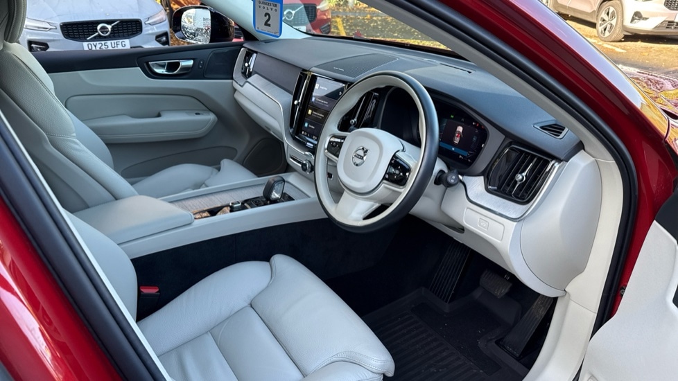 Used Volvo XC60 2023 for sale - 76597970: Photo 4