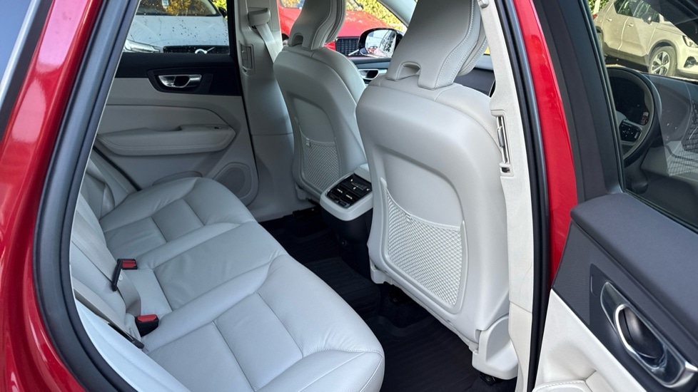 Used Volvo XC60 2023 for sale - 76597970: Photo 6