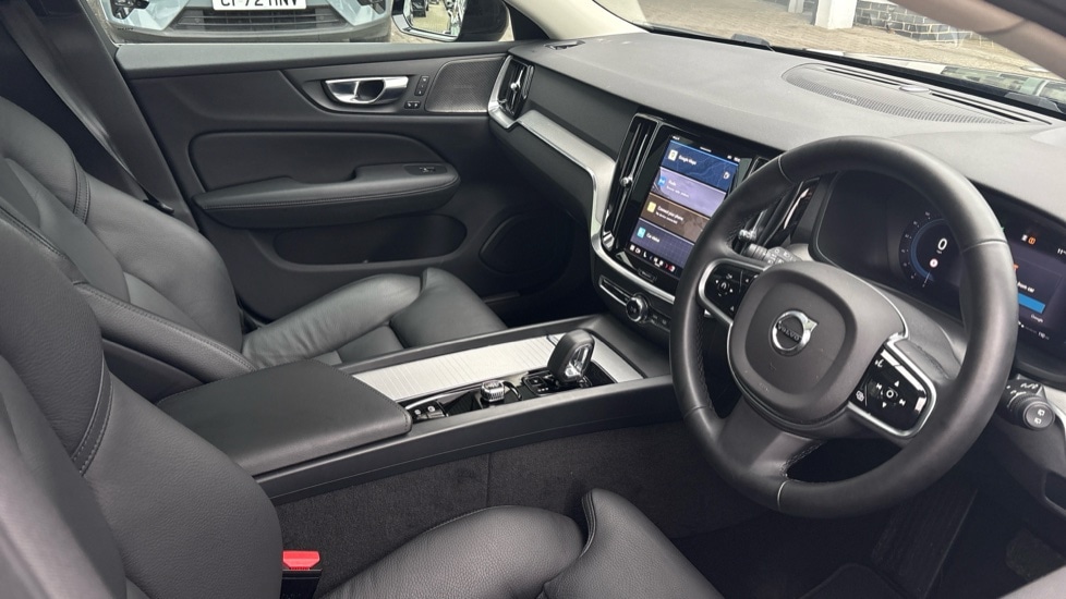 Used Volvo V60 2025 for sale - 78041935: Photo 4