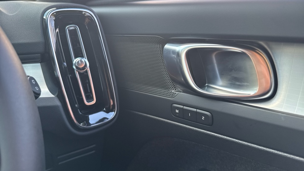 Used Volvo XC40 2025 for sale - 76881817: Photo 37