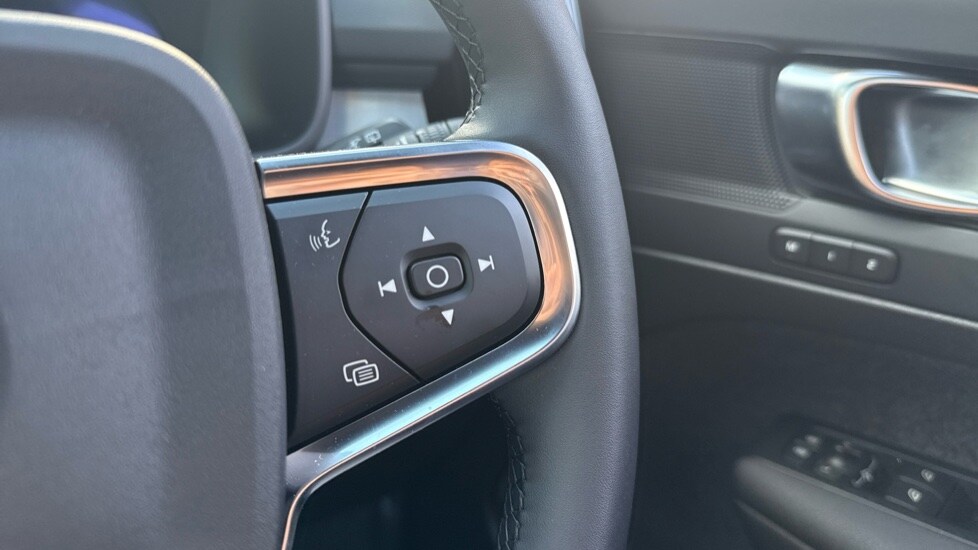 Used Volvo XC40 2025 for sale - 76881817: Photo 41