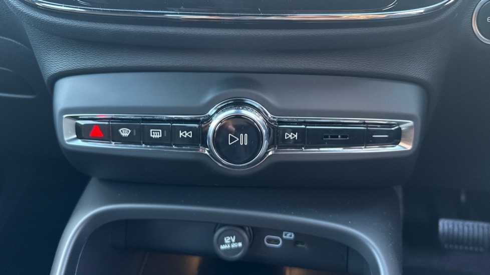 Used Volvo XC40 2025 for sale - 76881817: Photo 45