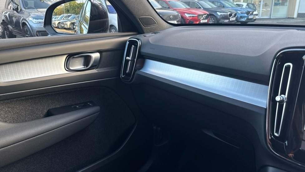 Used Volvo XC40 2025 for sale - 76881817: Photo 48