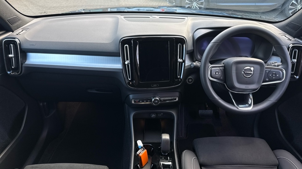 Used Volvo XC40 2025 for sale - 76881817: Photo 5