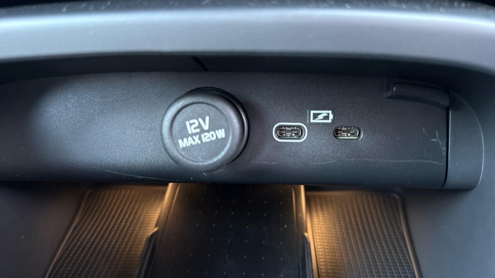 Used Volvo XC40 2025 for sale - 76881817: Photo 57