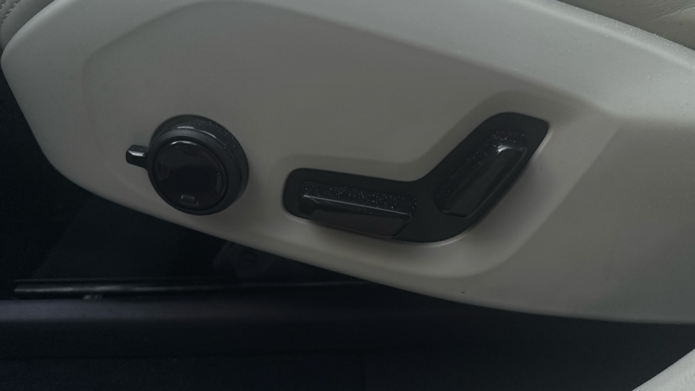 Used Volvo XC60 2021 for sale - 77979005: Photo 29