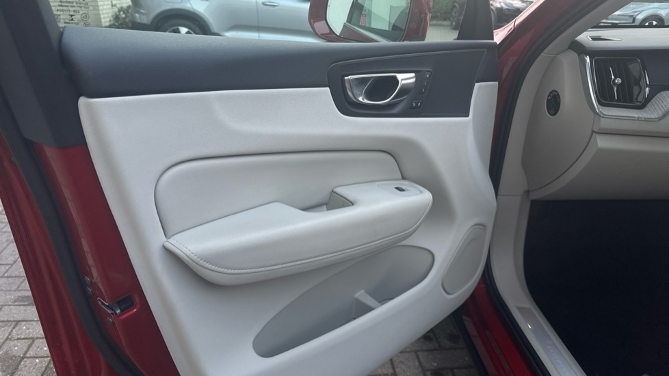 Used Volvo XC60 2021 for sale - 77979005: Photo 30