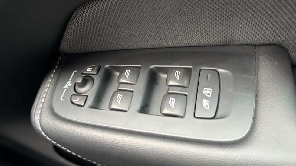 Used Volvo XC60 2022 for sale - 77316066: Photo 18