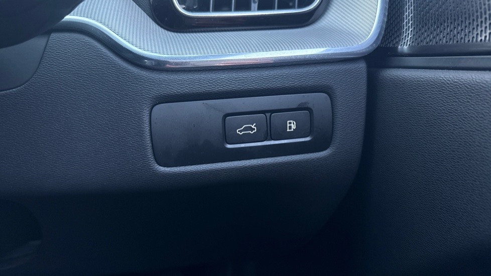 Used Volvo XC60 2025 for sale - 77099093: Photo 28