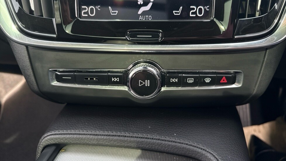 Used Volvo V90 2020 for sale - 78059654: Photo 42