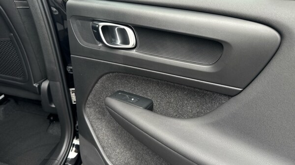 Used Volvo XC40 2025 for sale - 76183873: Photo 28