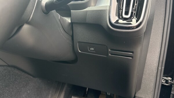 Used Volvo XC40 2025 for sale - 76183873: Photo 34