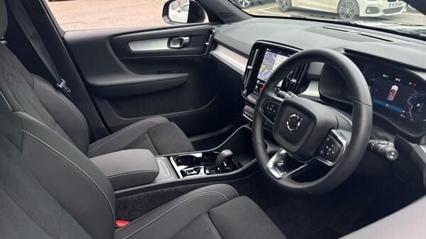 Used Volvo XC40 2025 for sale - 76183873: Photo 4