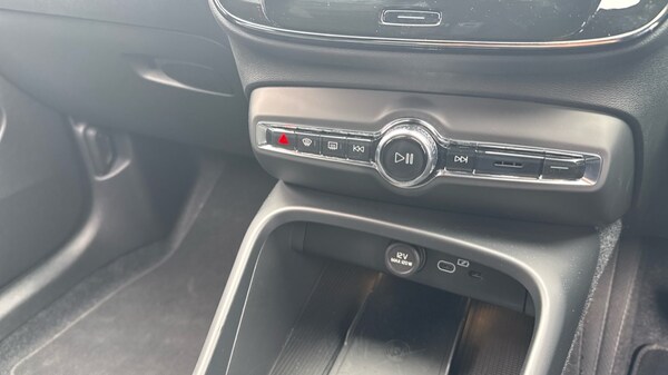 Used Volvo XC40 2025 for sale - 76183873: Photo 59