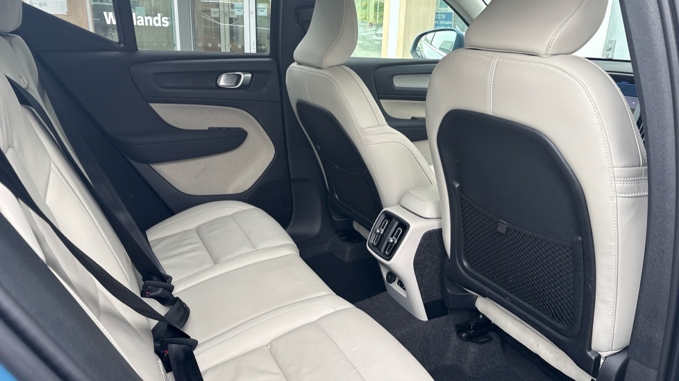 Used Volvo XC40 2025 for sale - 77706382: Photo 37