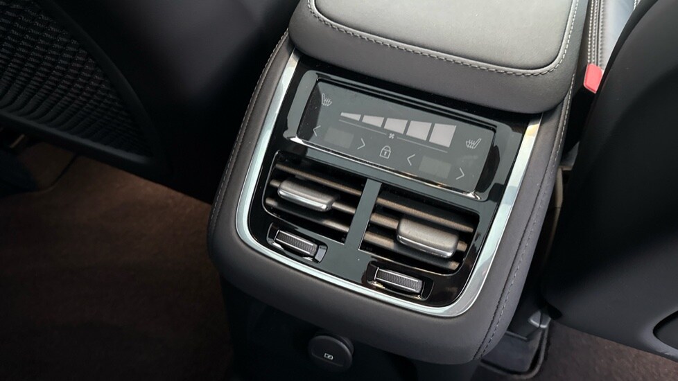Used Volvo XC90 2025 for sale - 77885309: Photo 35
