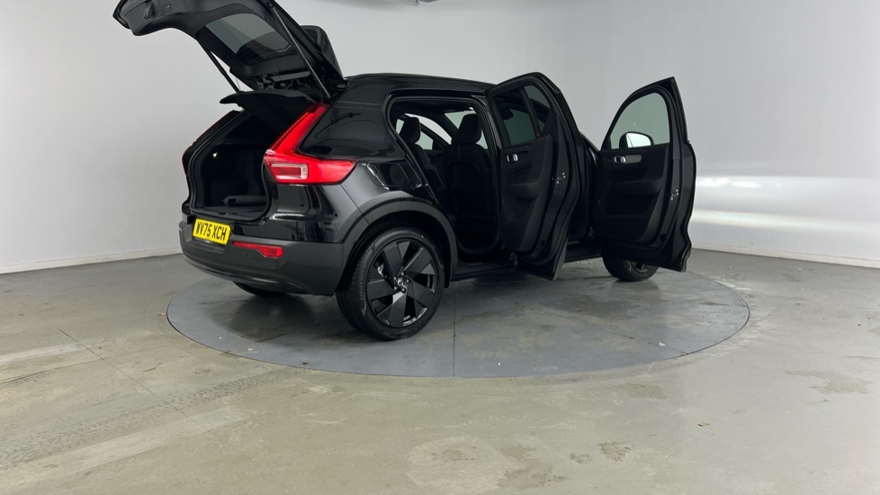 Used Volvo XC40 2025 for sale - 76749889: Photo 30