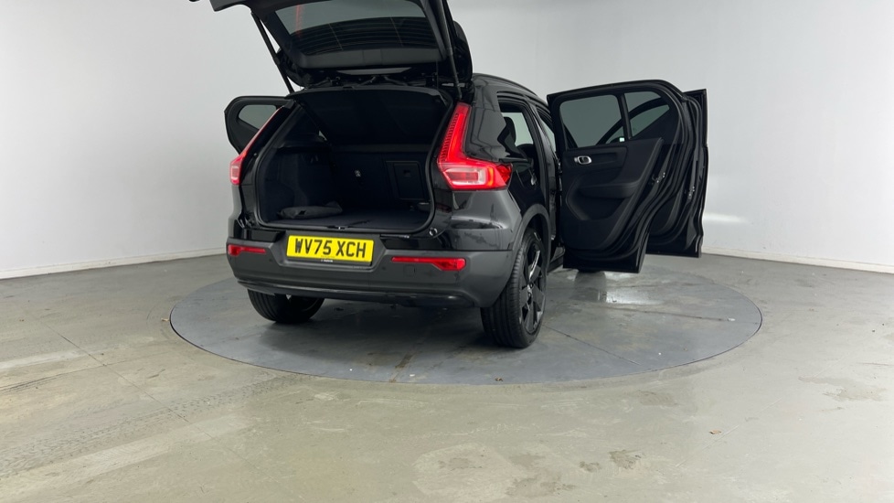 Used Volvo XC40 2025 for sale - 76749889: Photo 32