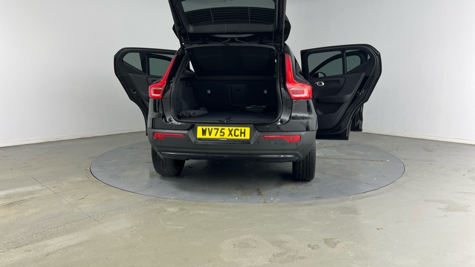Used Volvo XC40 2025 for sale - 76749889: Photo 33