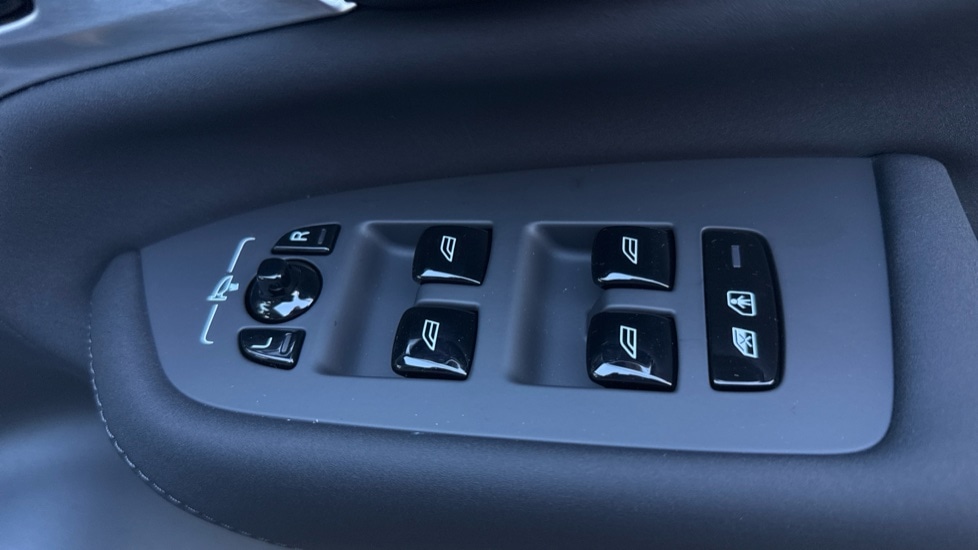 Used Volvo XC90 2025 for sale - 77111596: Photo 46