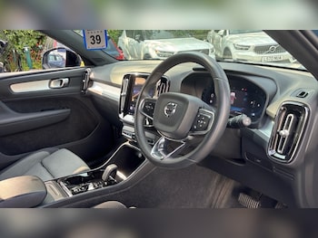 Used Volvo XC40 2023 for sale - 75526684: Photo