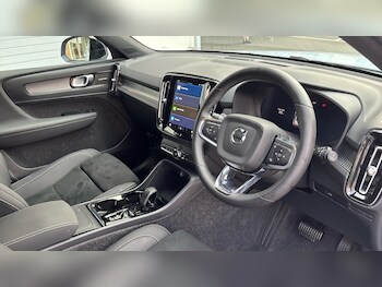 Used Volvo XC40 2025 for sale - 77413825: Photo