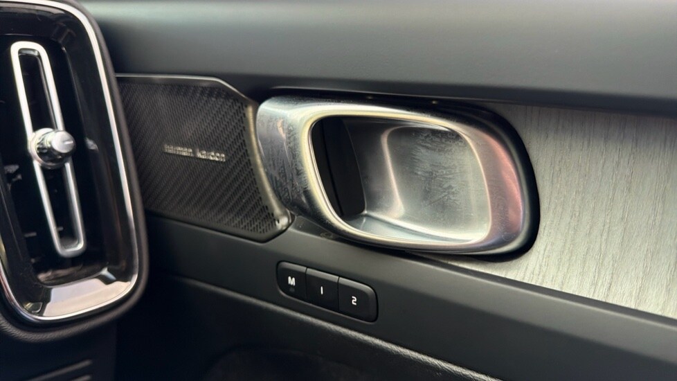 Used Volvo XC40 2024 for sale - 76556982: Photo 15