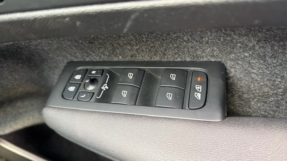 Used Volvo XC40 2024 for sale - 76556982: Photo 16